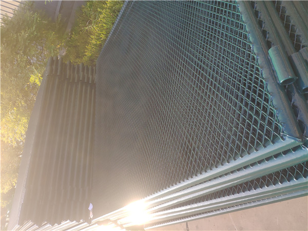 南京钢板网护栏网图片4