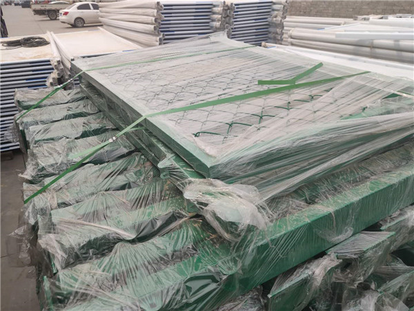 广东汕头河流护栏网图片2