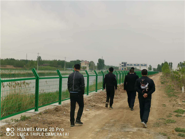 河流护栏网图片3